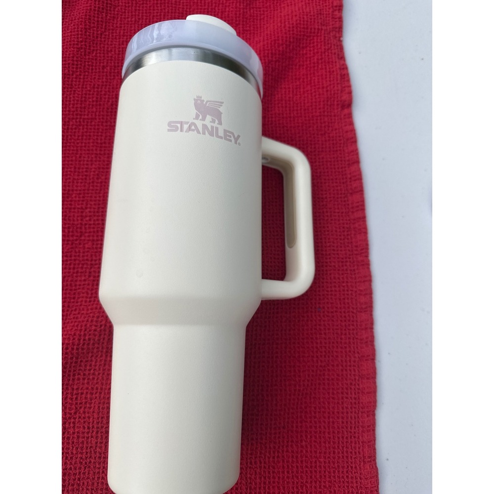 Stanley Adventure Quencher H2.0 FlowState Tumbler 40oz Cream Off-White Insulated